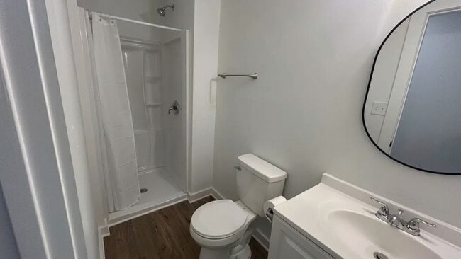 Building Photo - Room in Single Family Home on Quartz Ct
