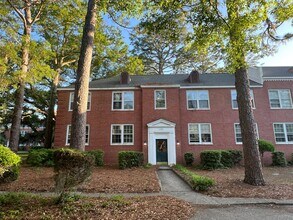 Building Photo - 2940 Oleander Dr