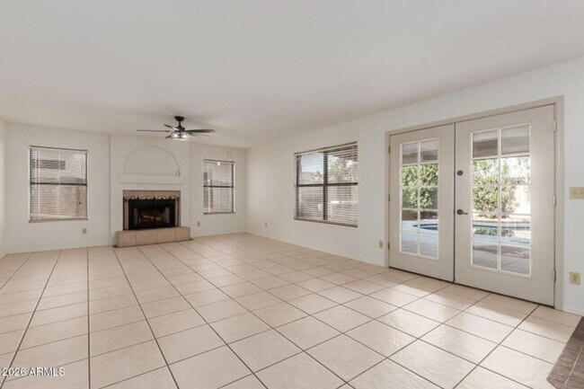 Foto del edificio - 4334 W Behrend Dr