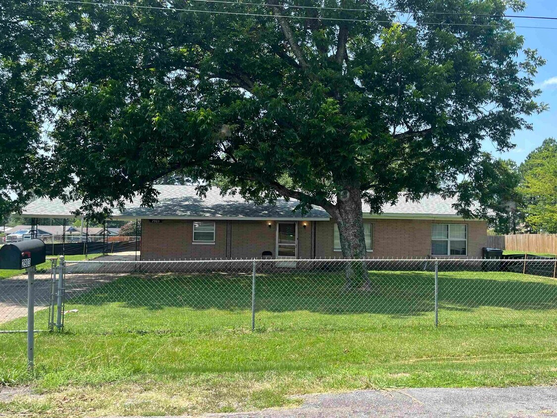 Primary Photo - 2903 Pikewood Dr