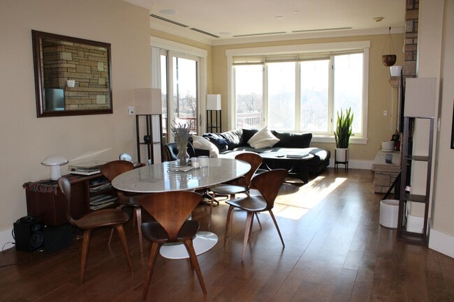 Building Photo - Luxury Condo Available in one of Boulders ...