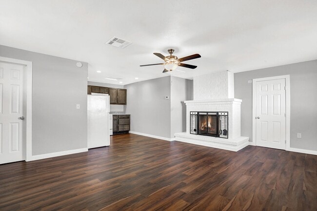 Building Photo - Central 1 Bedroom 1 Bath