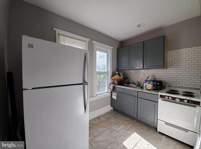 Photo - 3114 W Gordon St Apartment