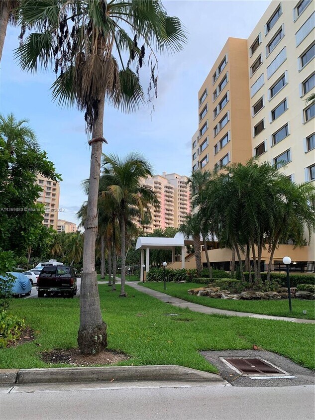 650 Ocean Dr Unit 8A, Key Biscayne, FL 33149 Condo for Rent in Key