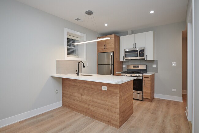 Building Photo - 3039 W 19th St