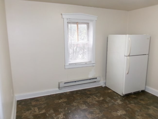 Building Photo - 23 Brimmer Ave