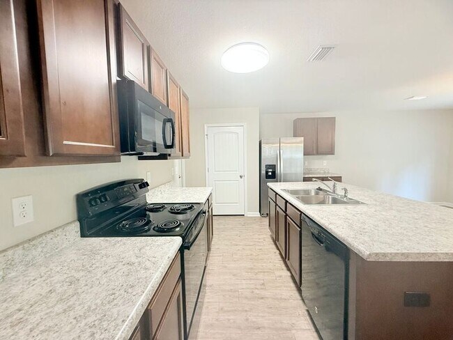 Building Photo - 5856 Magnolia Bend Blvd