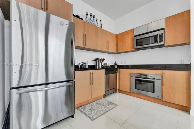 Foto del edificio - 300 S Biscayne Blvd