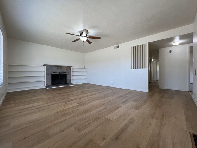 Foto del edificio - Single Story 3 Bedroom Home