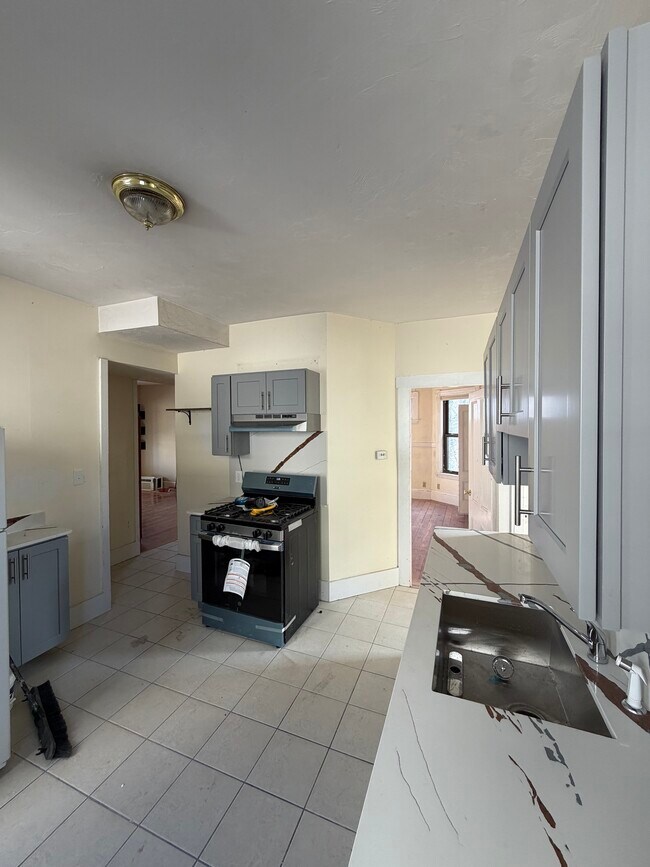 Foto del edificio - 15 Cushman Rd