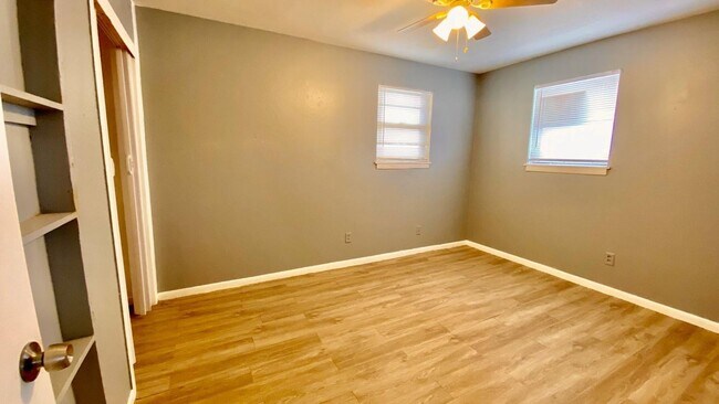 Foto del edificio - $0 First Month's Rent / $0 Deposit at Move-in