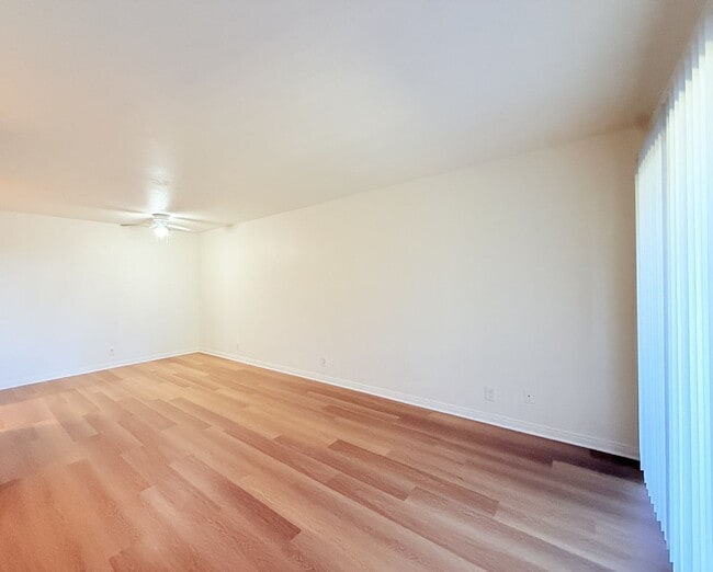 Building Photo - 2857 N Los Felices Rd