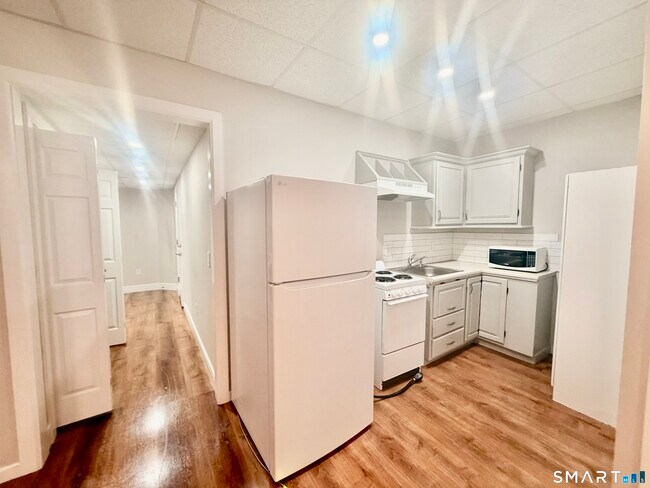 Building Photo - 53 Moulthrop St