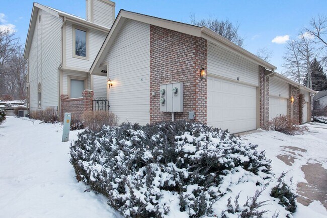 Building Photo - Charming 3-Bedroom, 2.5-Bathroom Patio Hom...