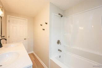 Building Photo - 862 Falcon Dr