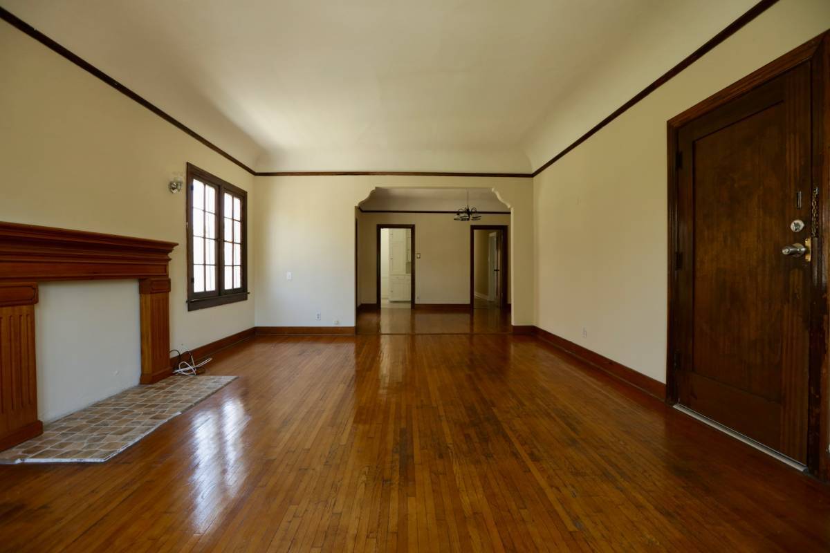 Primary Photo - 128 S Catalina St