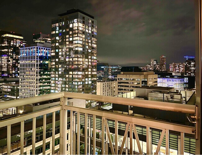 Foto del edificio - 819 Virginia St