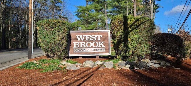 Foto del edificio - 29 Old Hackett Hill Rd