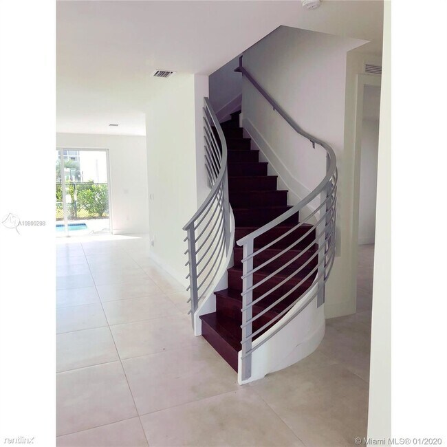 Building Photo - 5 br, 5 bath  - 9776 NW 75th St