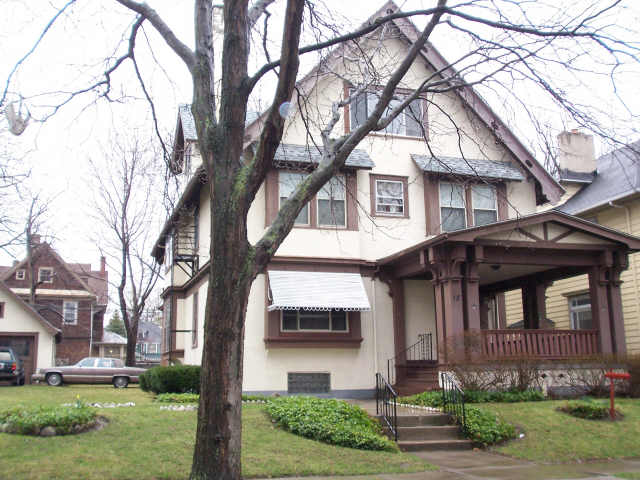 Primary Photo - 18 Wellington Ave