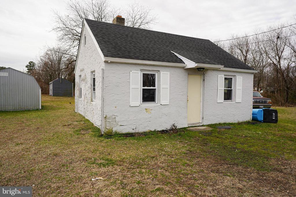 Primary Photo - 102 Newport Cir