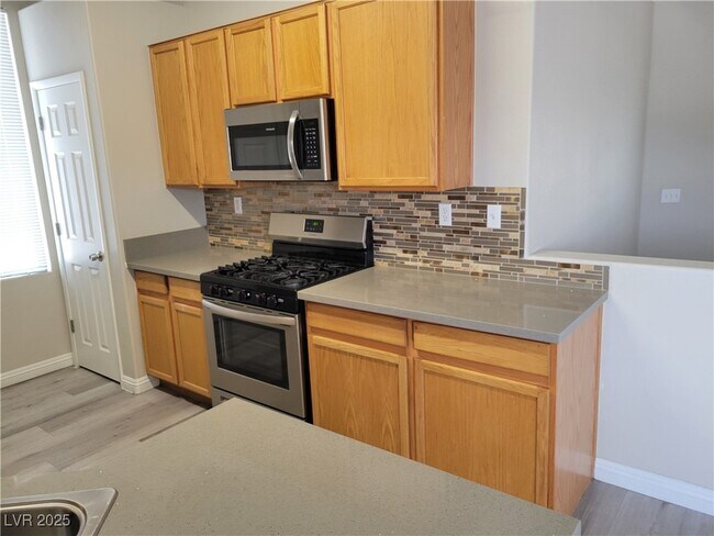 Building Photo - 2809 El Cubano Ct