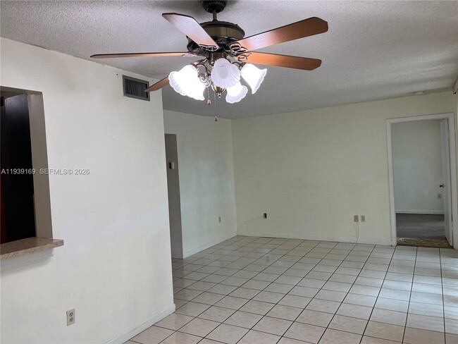 Foto del edificio - 11750 SW 18th St