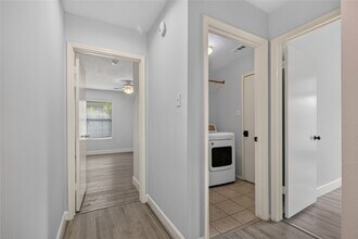 Building Photo - 7206 Glen Rosa Dr