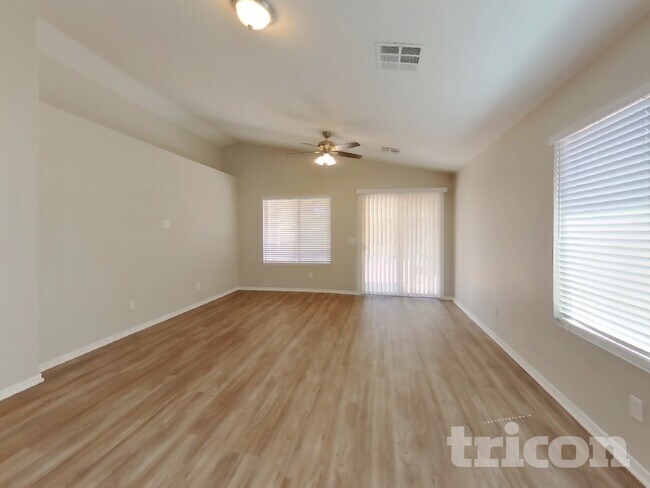 Foto del edificio - 1627 W Prospector Way