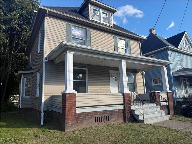 Foto del edificio - 204 Broad Ave NW