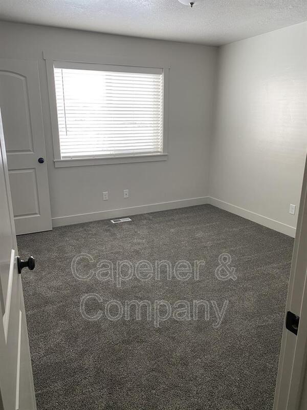 Building Photo - 465 N 2650 W