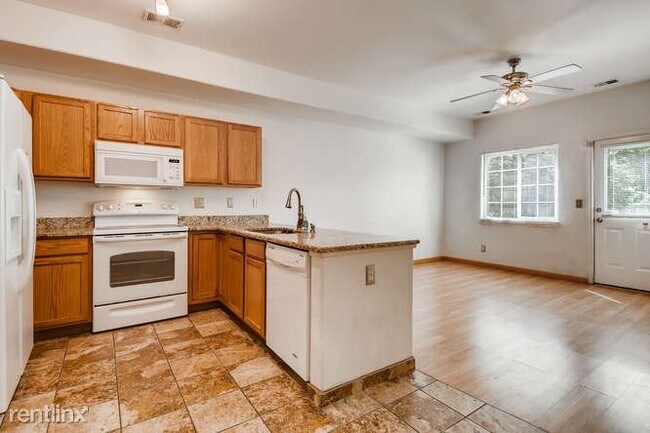 Foto del edificio - 3 br, 2.5 bath Condo - 2247 Coronado Parkw...