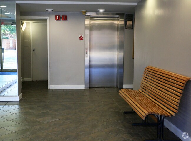 Foto del vestíbulo - Chevy Chase Tower