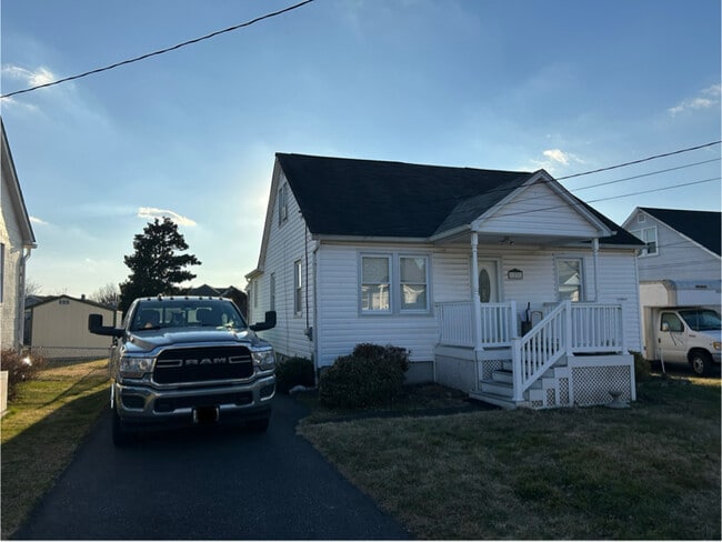 Photo - 1231 Hilldale Rd House