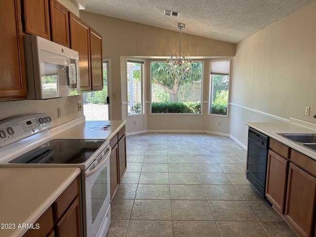 Building Photo - 3513 E Sequoia Dr