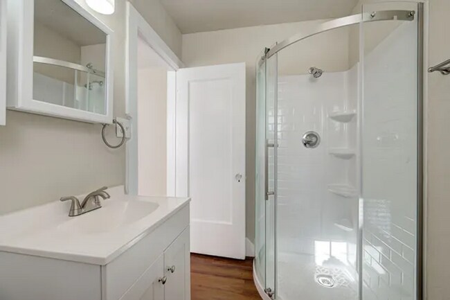 Foto del edificio - Renovated 4-plex in Paseo with modern 1-be...