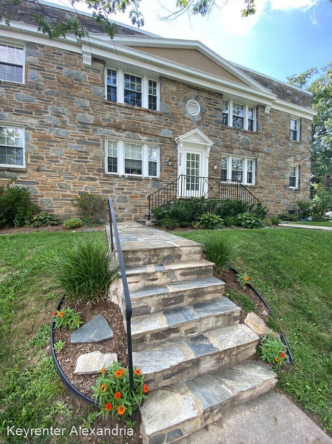 Building Photo - 2 br, 1 bath House - 306 Commonwealth Ave # 3