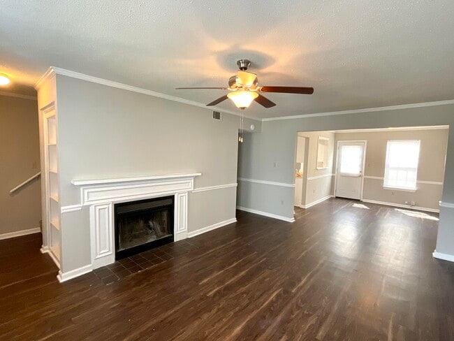 Building Photo - 3932 Miramar Ct
