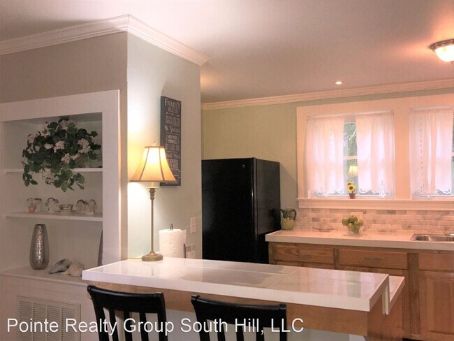 Building Photo - 2 br, 1 bath House - 224 East Danville St.