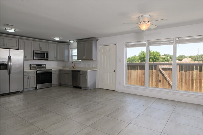 Building Photo - 12403 Urban Dale Ct