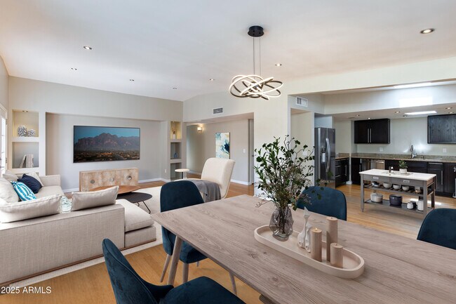 Foto del edificio - 3707 E Laurel Ln