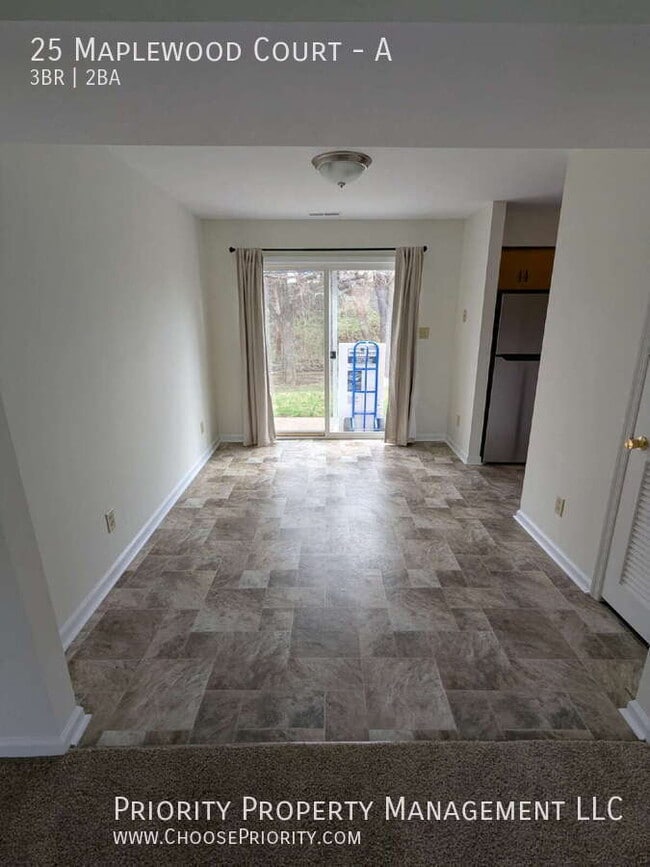 Foto del edificio - 25 Maplewood Ct