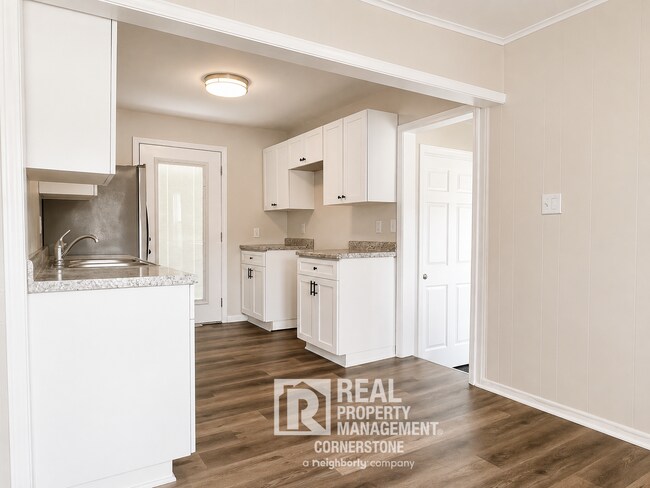 Foto del edificio - 8620 Portage Rd