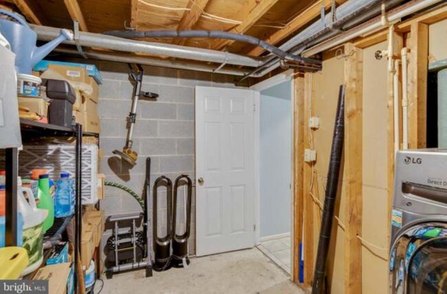 Foto del edificio - 1812 N Spring St