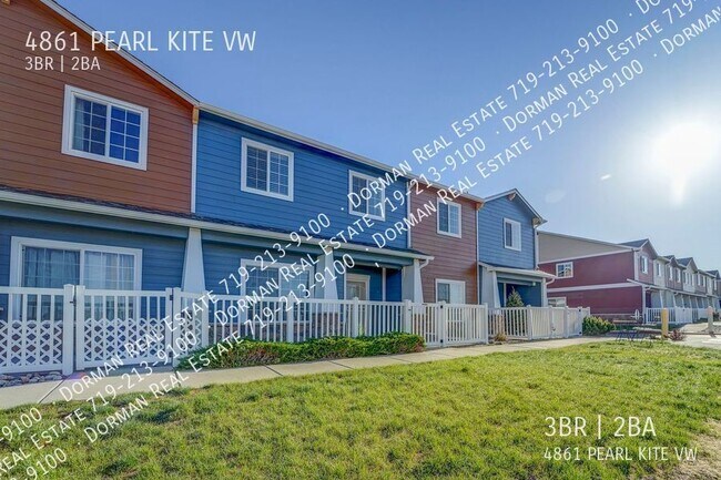 Building Photo - Townhome conveniently located