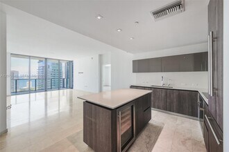 Building Photo - 88 SW 7th St