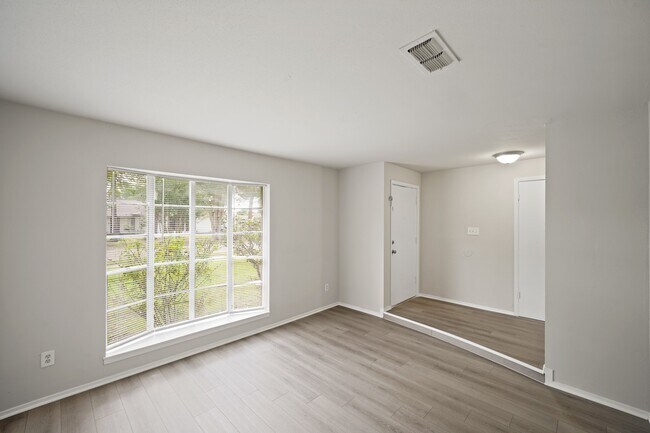 Building Photo - 2503 Knoll St
