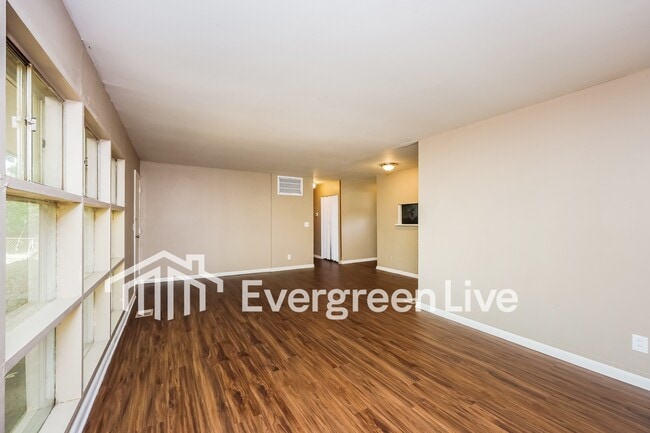 Building Photo - 8715 Desoto Dr