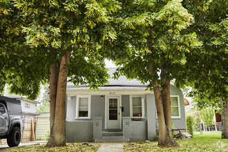 Building Photo - Perry Houses