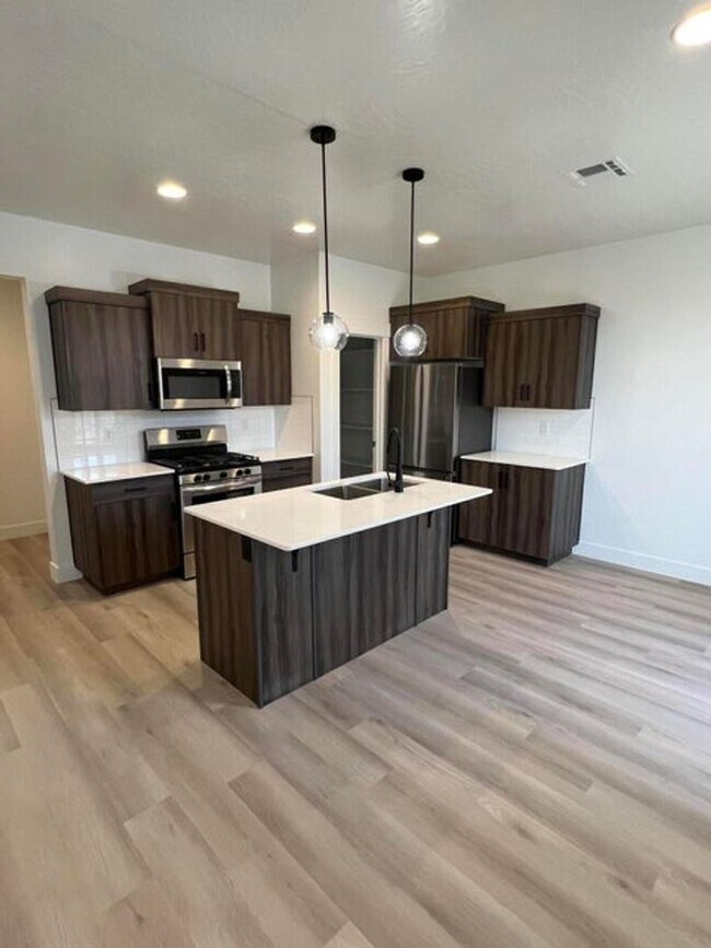 Building Photo - 5924 Aragorn Ln